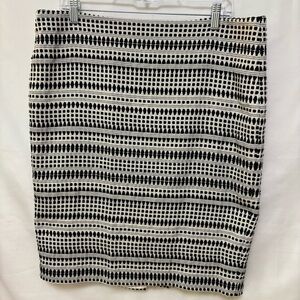 LOFT Black & White Geometric Knit‎ Pencil Skirt Size 14